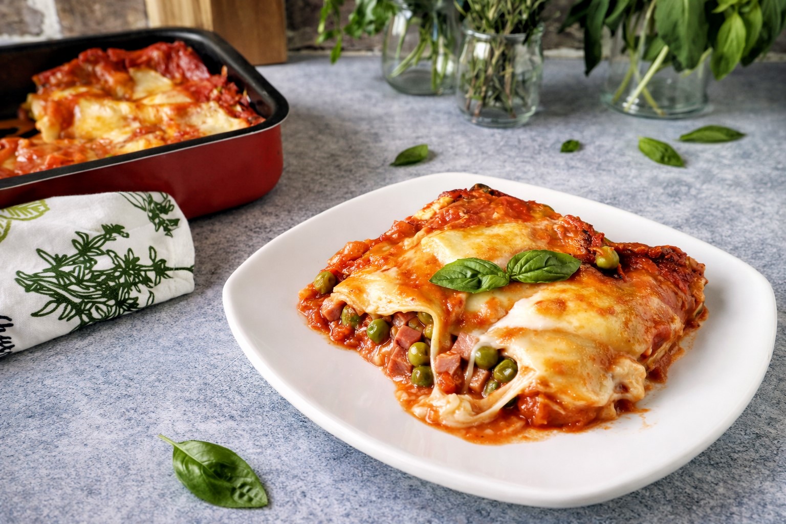 lasagna-con-pomodoro-piselli-e-provola-copertina-orizzintale