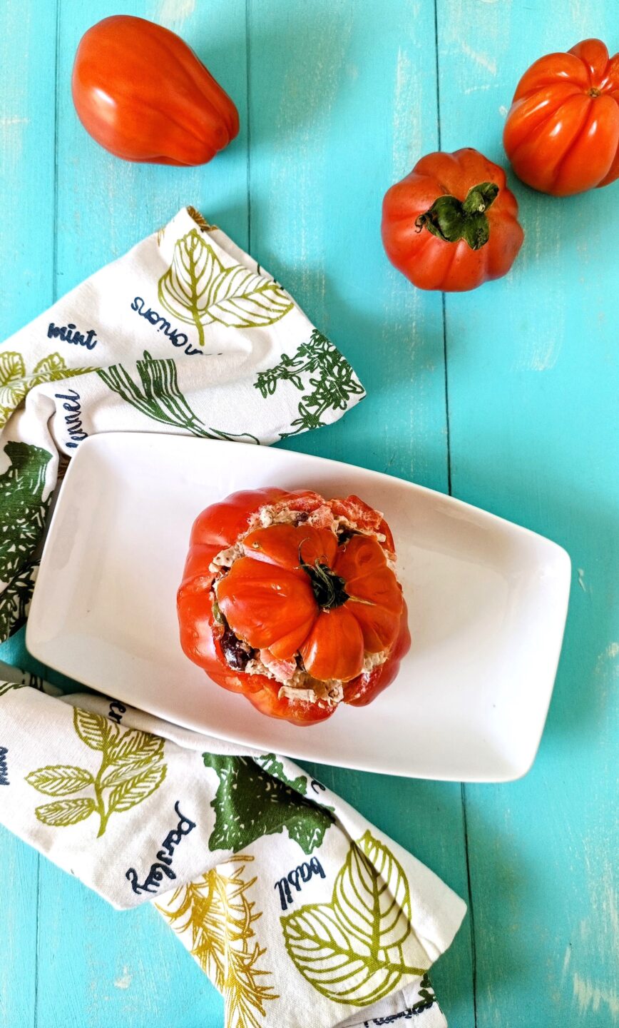 pomodori-ripieni-di-tonno-serviti