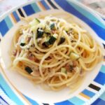Spaghettoni con vongole e zucchine