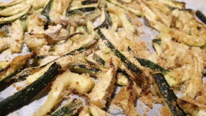 Patatine di zucchina al forno