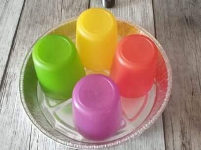 Mettiamo i bicchieri nella teglia