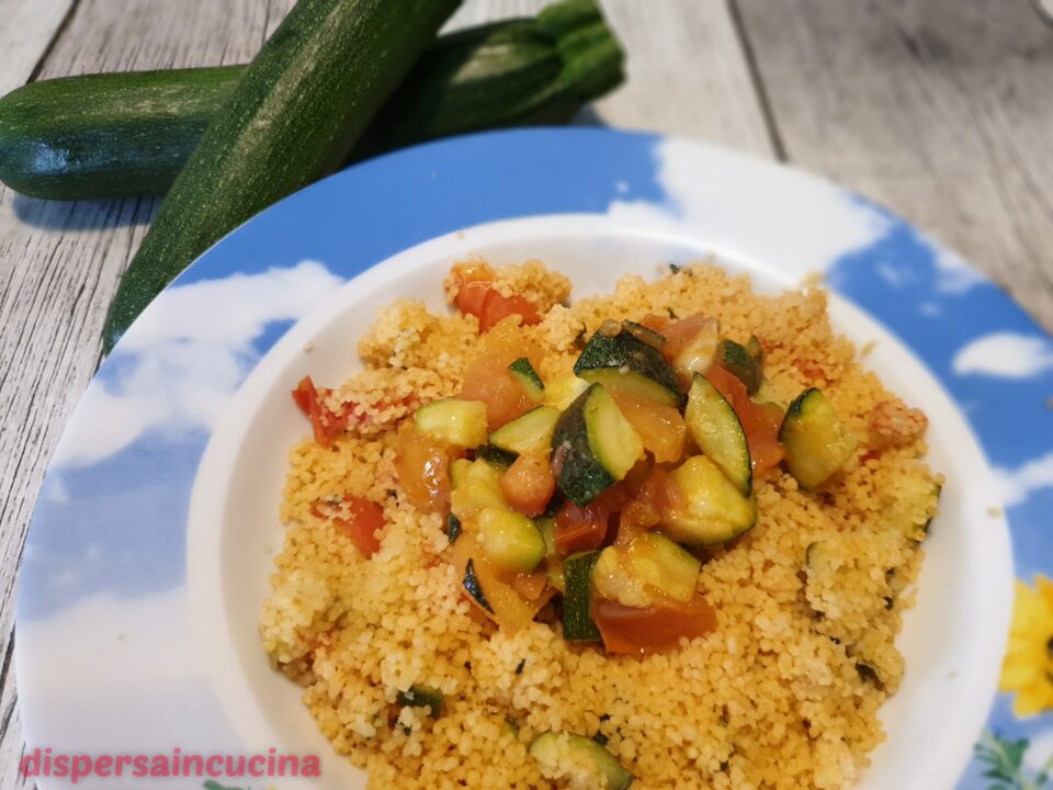 Cous cous con pomodorini e zucchine
