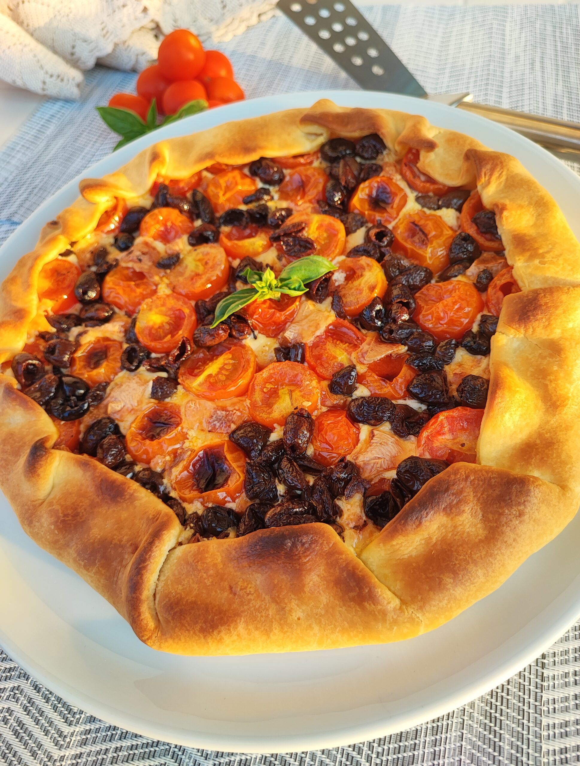 torta rustica pomodorini e olive taggiasche