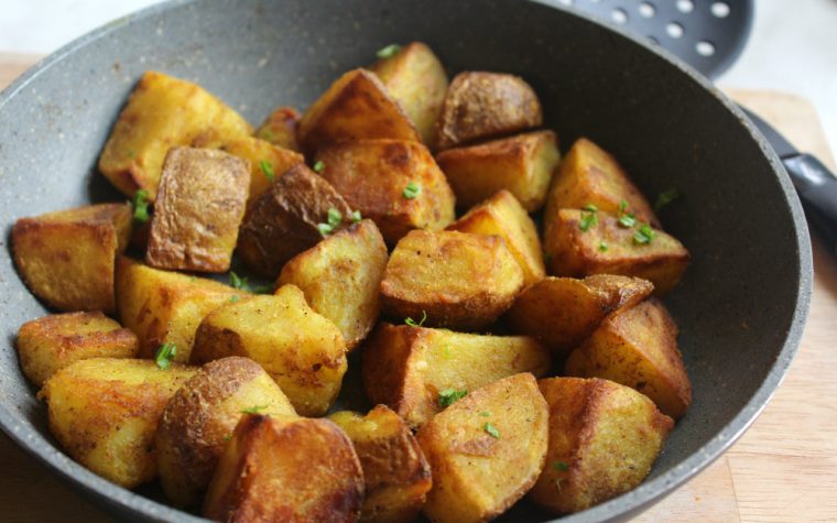 Patate croccanti alla curcuma Patate croccanti alla curcuma