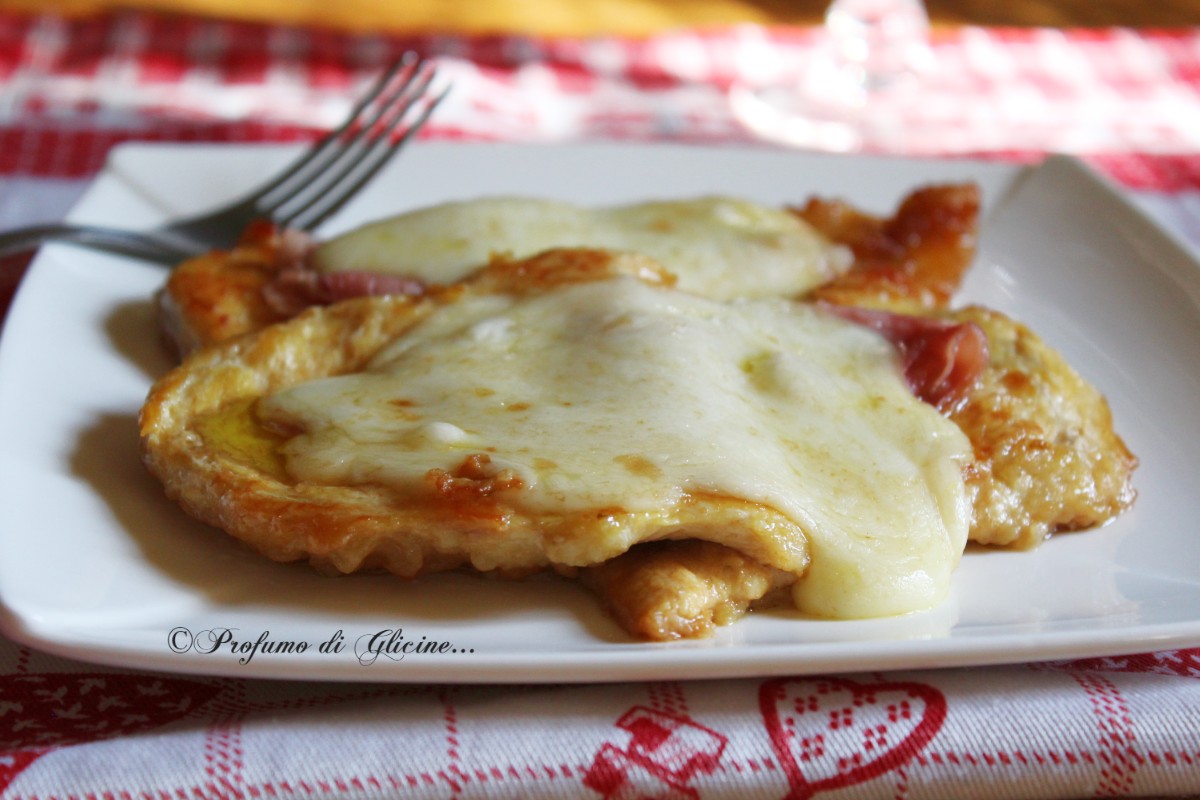 Scaloppine di pollo speck e provola