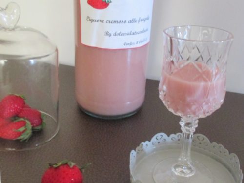 Liquore cremoso alle fragole