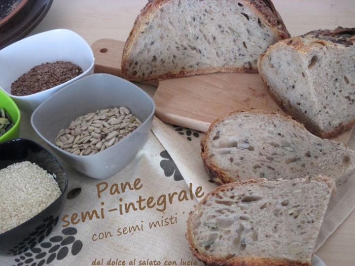 Pane semi-integrale con semi misti, a lievitazione naturale