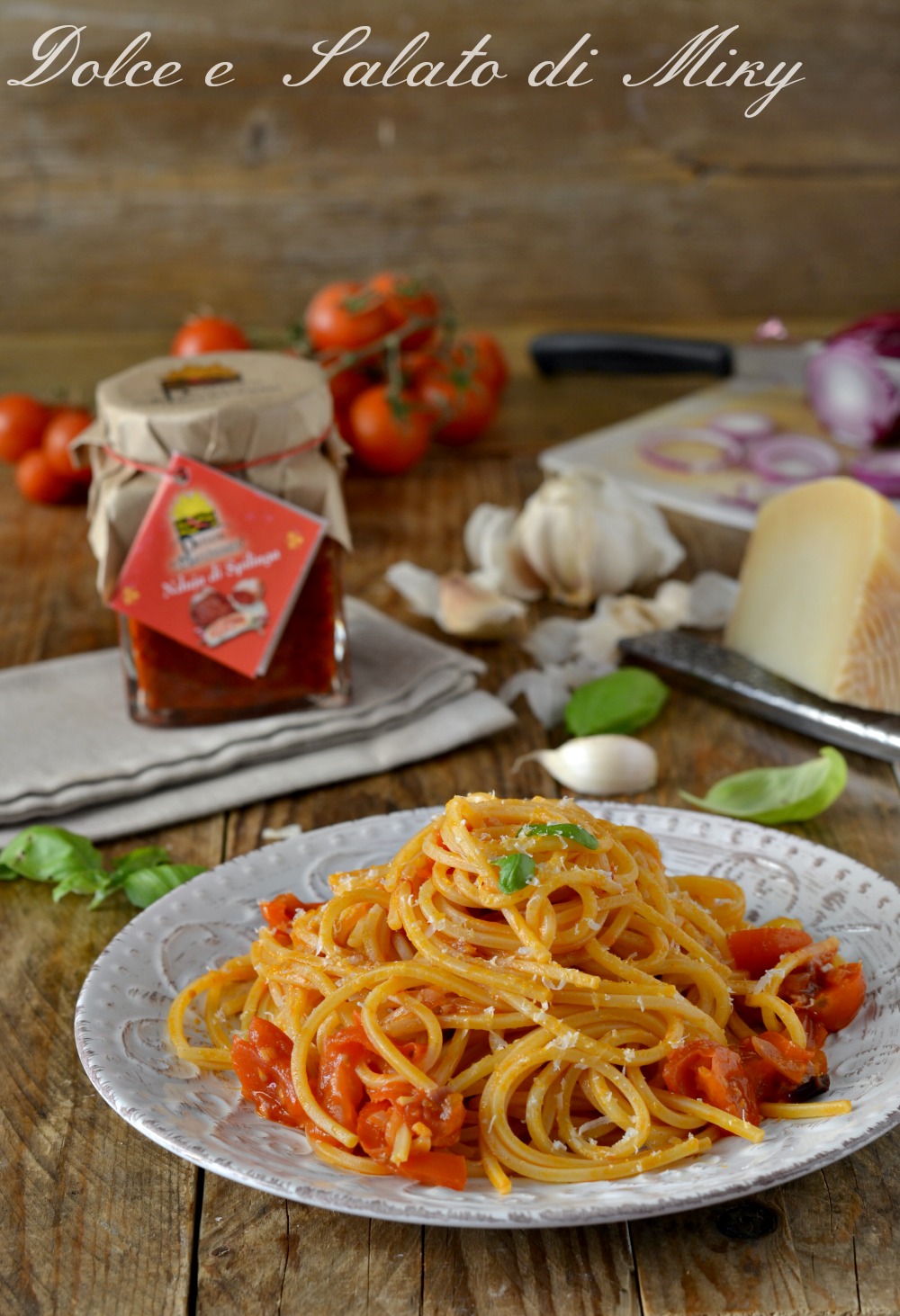 Spaghetti con nduja e pecorino