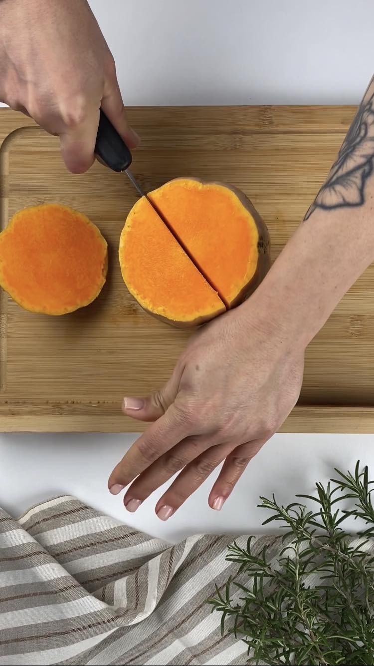 Burger di zucca
tagliatela a pezzi grossolani