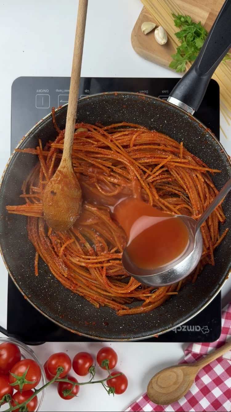 Pasta all'assassina 
aggiungi il brodo 