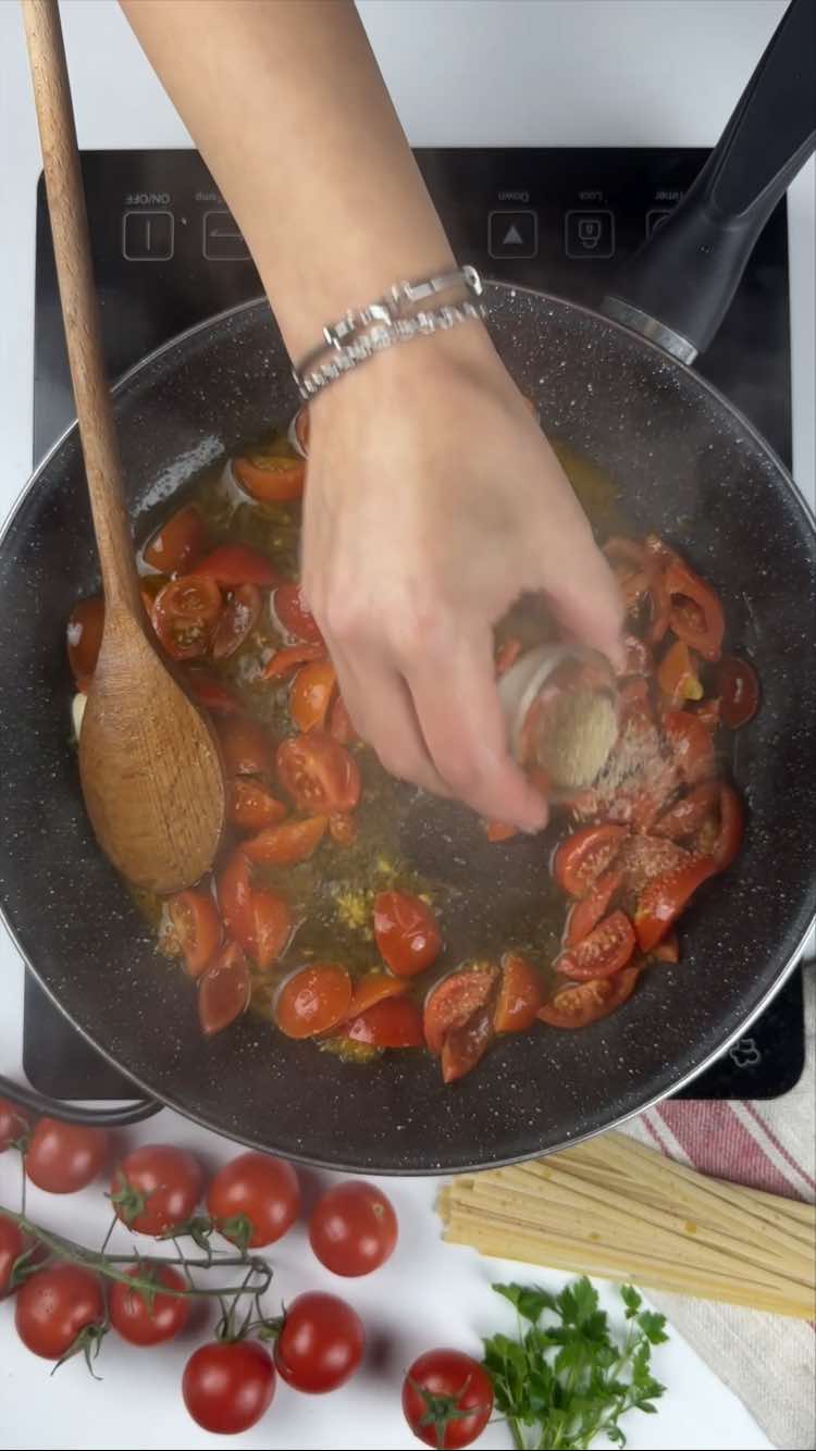 Linguine pomodorini stracciatella e gamberi
aggiungi lo zucchero