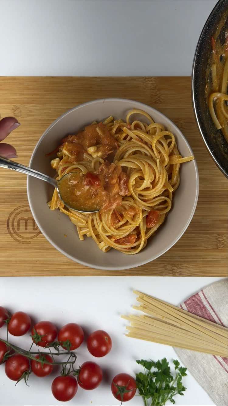 Linguine pomodorini stracciatella e gamberi
aggiungi il sugo 