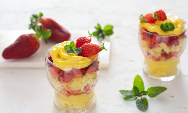 Coppa di crema e fragole