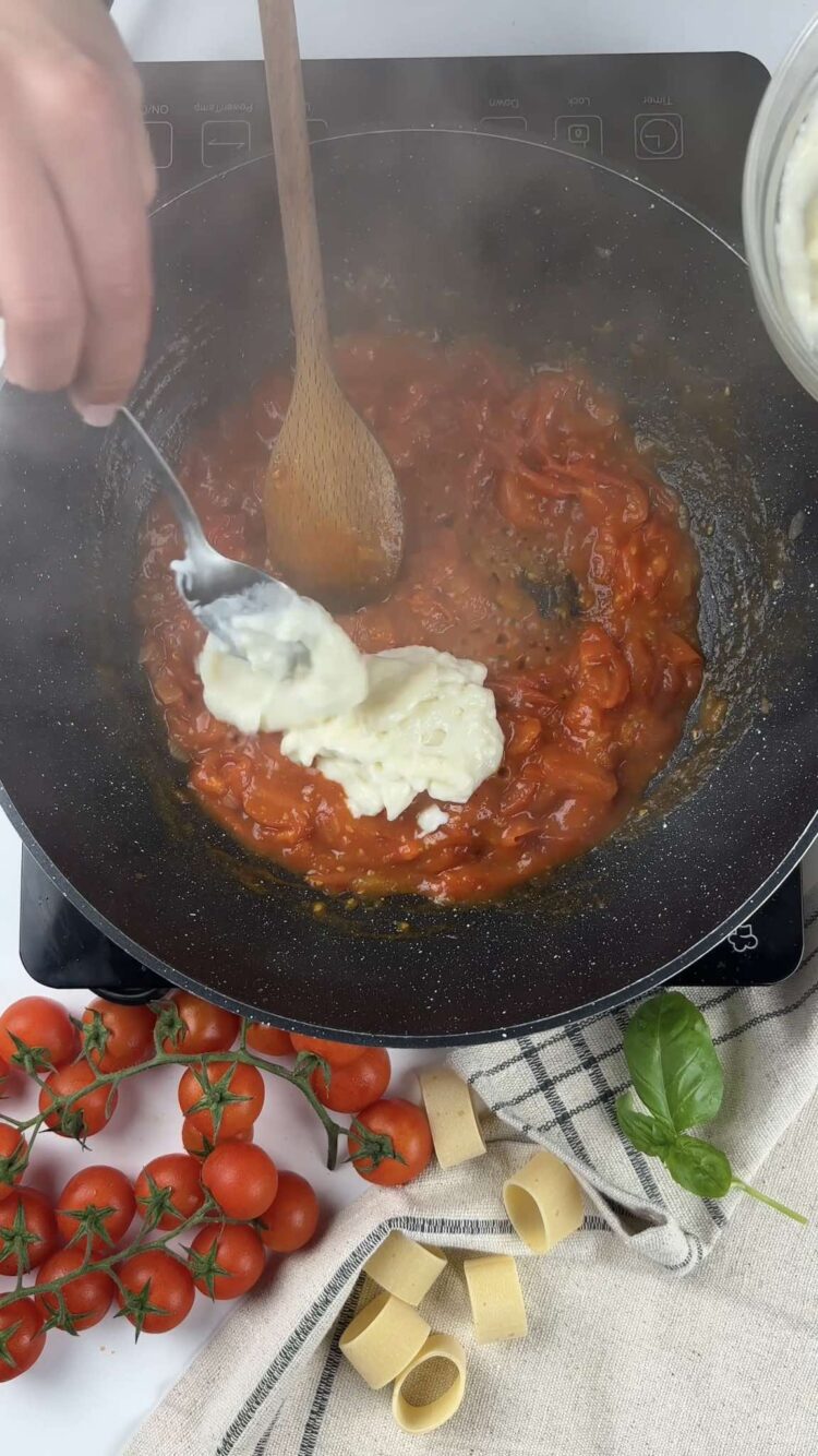 Pasta con pomodorini e besciamella
aggiungi la besciamella 
