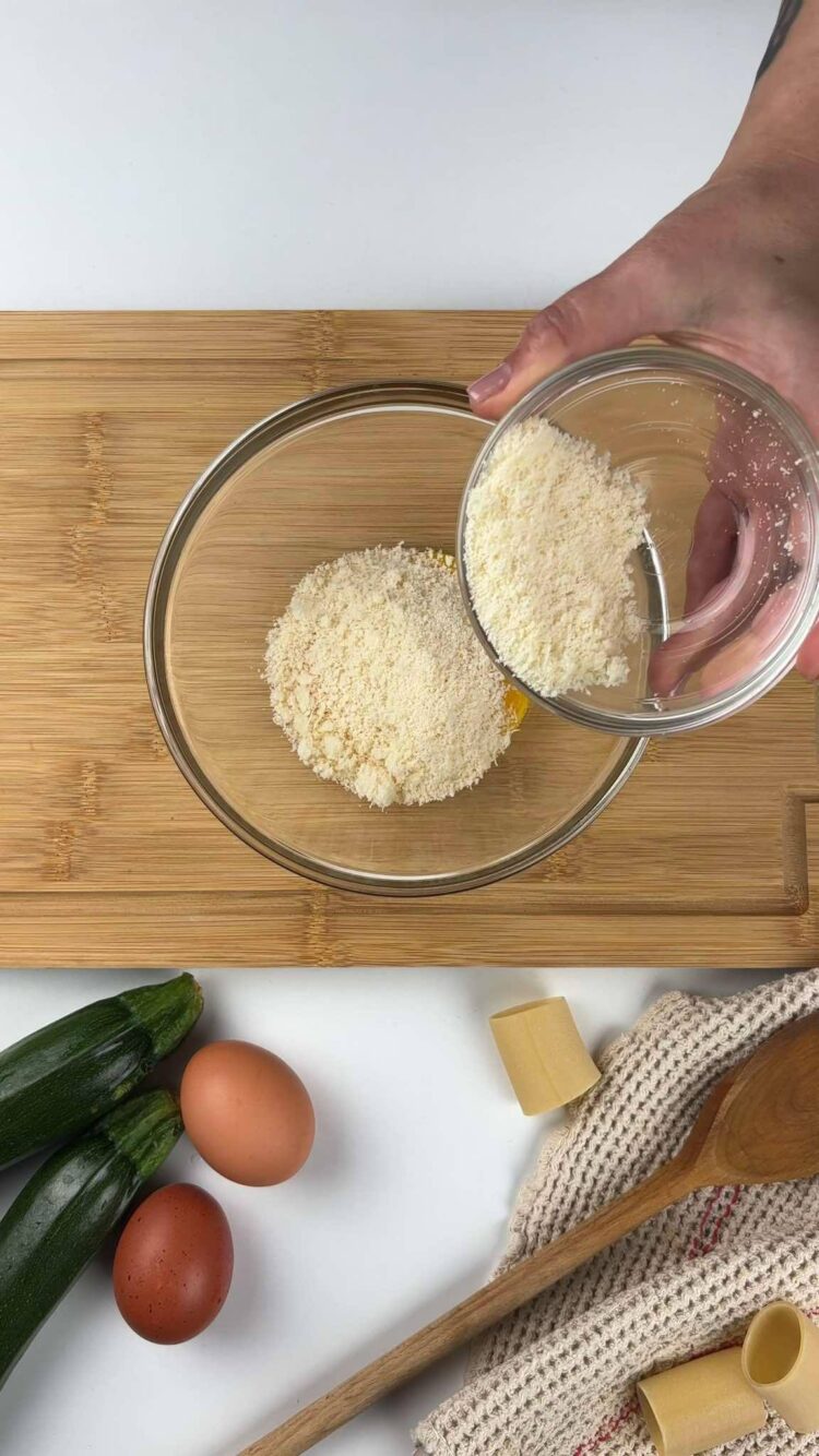 Pasta alla carbonara di zucchine
aggiungi il formaggio 