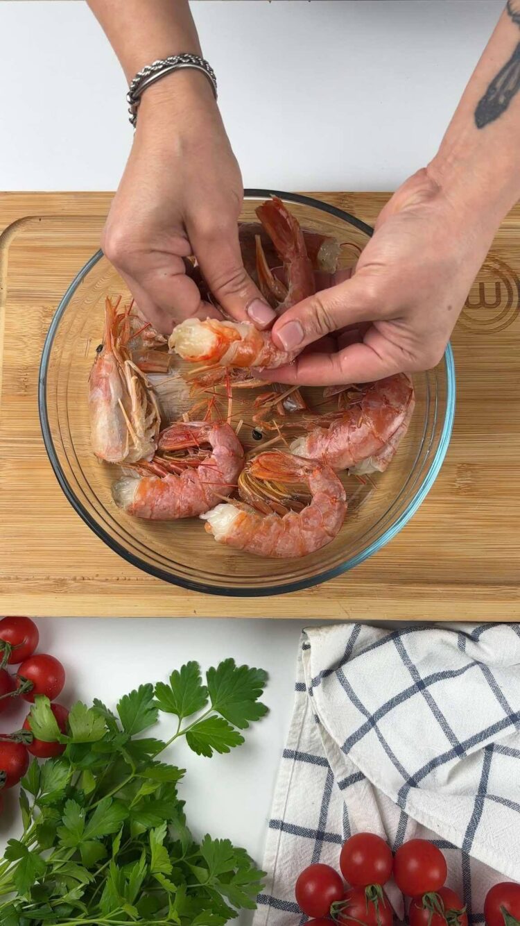 Pasta con bisque di gamberi
elimina il carapace 