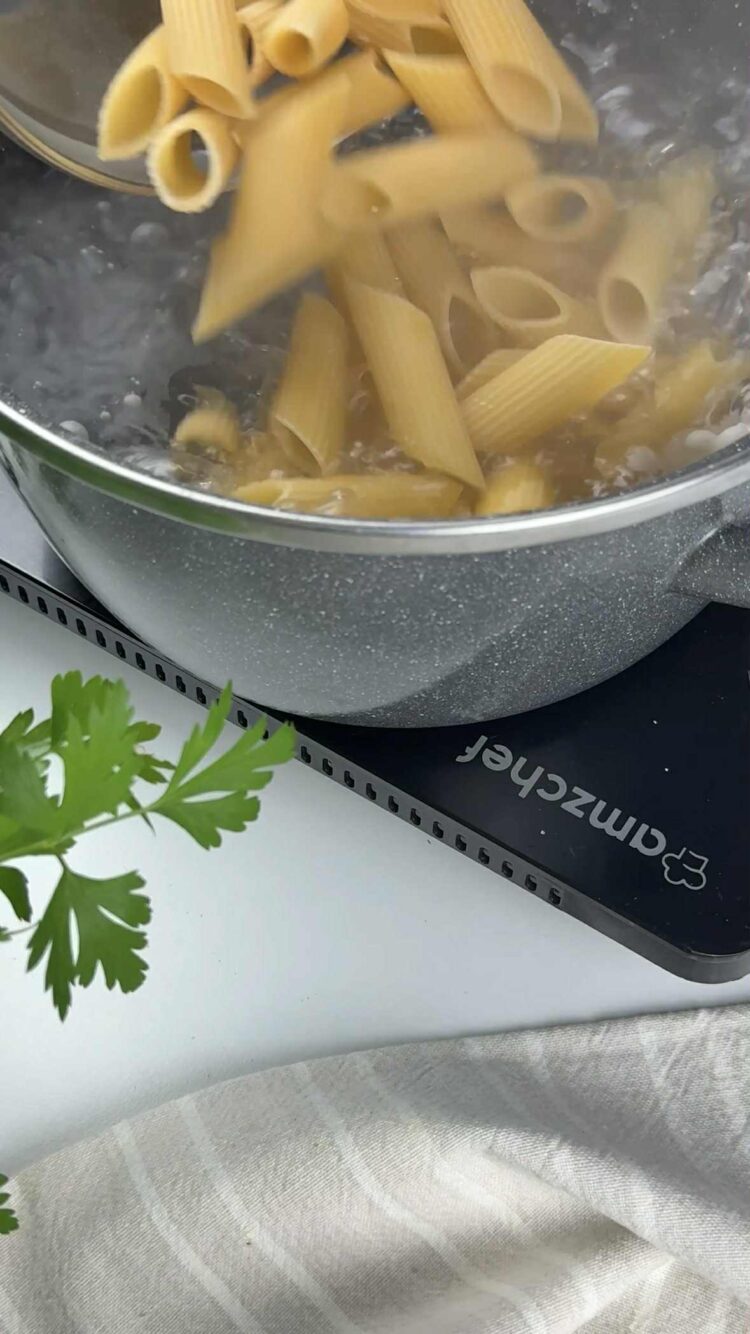 Penne alla vodka
cuoci la pasta