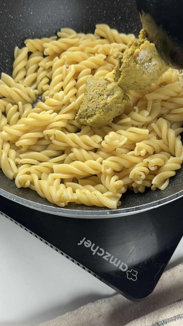 Pasta al pesto di pistacchi e guanciale
aggiungi il pesto