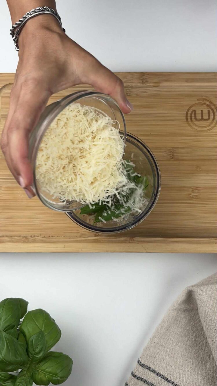 Pasta al pesto di limoni e zucchine
aggiungi il grana grattugiato