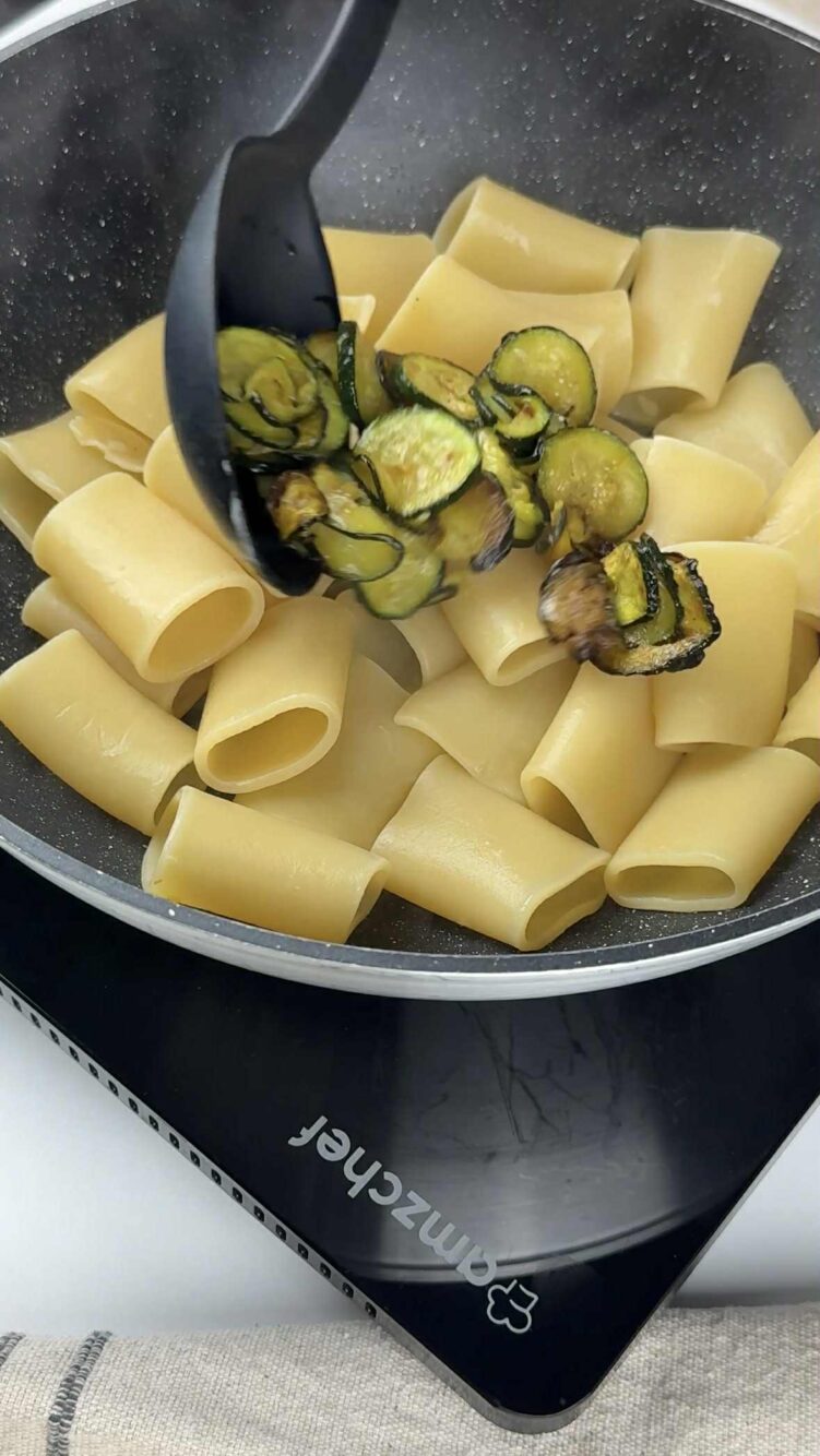 Pasta al pesto di limoni e zucchine
aggiungi le zucchine