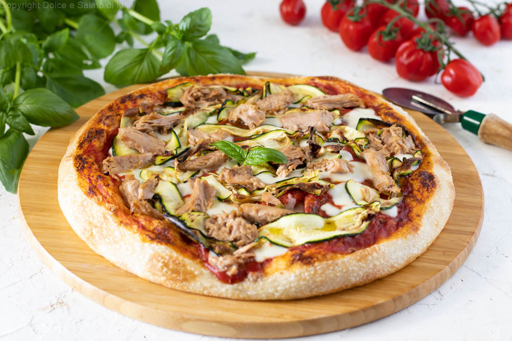 Pizza tonno e zucchine 