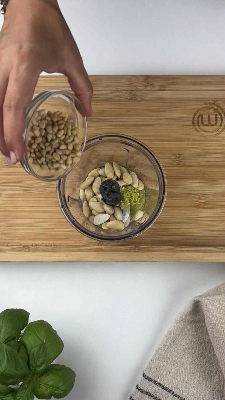 Pasta al pesto di limoni e gamberi
aggiungi i pinoli
