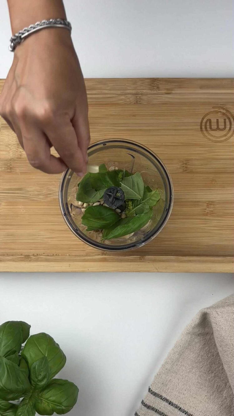 Pasta al pesto di limoni e gamberi
aggiungi basilico e aglio