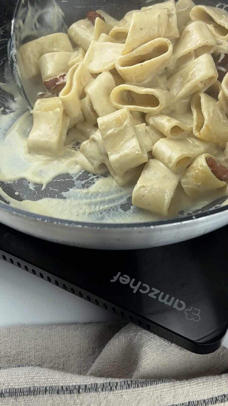 Pasta con crema di pistacchi e pancetta
amalgama il tutto