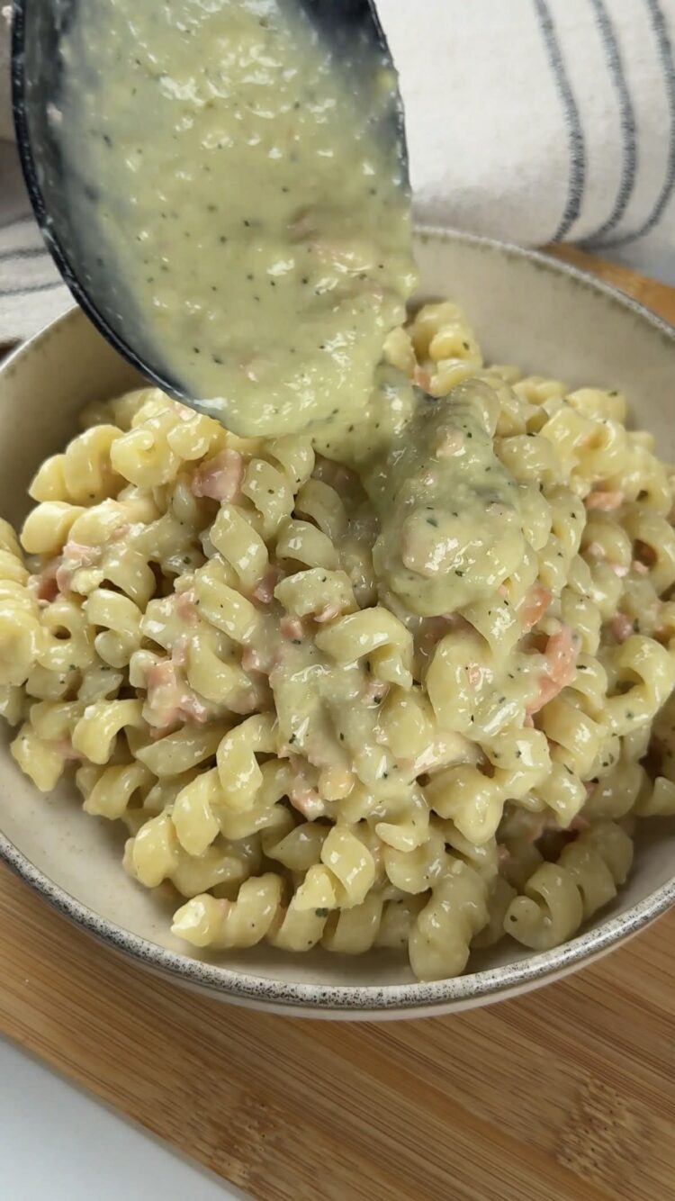 Pasta al salmone con pesto di limoni
aggingi la salsa 