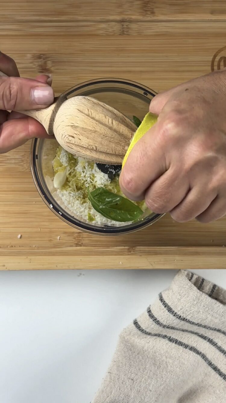 Pasta al salmone con pesto di limoni
etsrai il succo del limone 