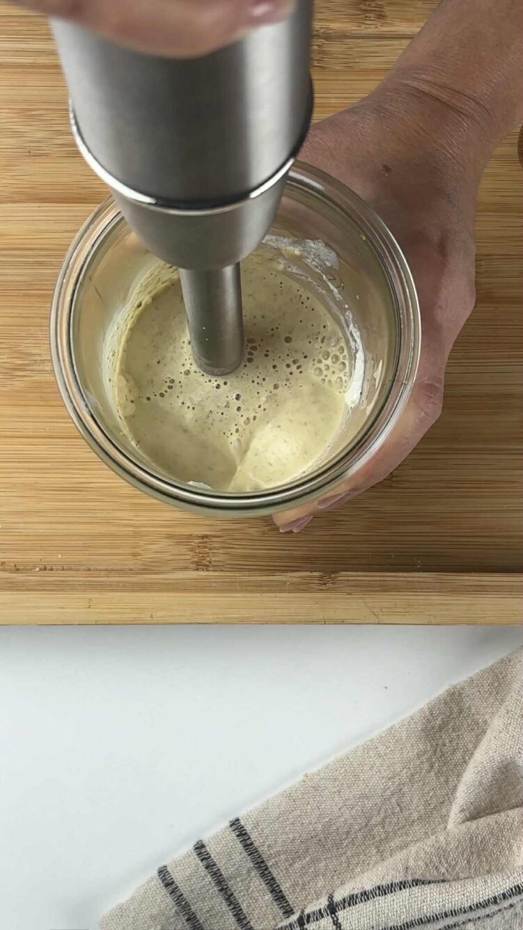 Pasta con crema di pistacchi e pancetta
frulla tutto fino a ottenere una crema 