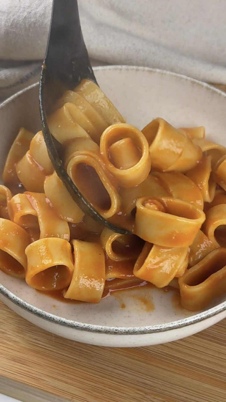 Pasta gamberi e stracciatella
versa la pasta nei piatti