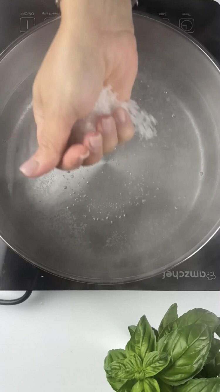 Pasta al pesto di pistacchi e gamberi
prepara la pentola per la pasta con il sale 