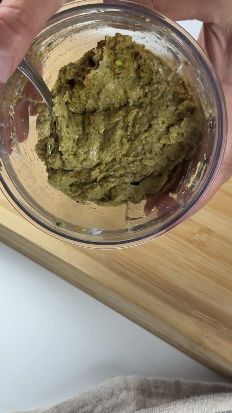 Pasta al pesto di pistacchi e gamberi
il pesto di pistacchi è pronto