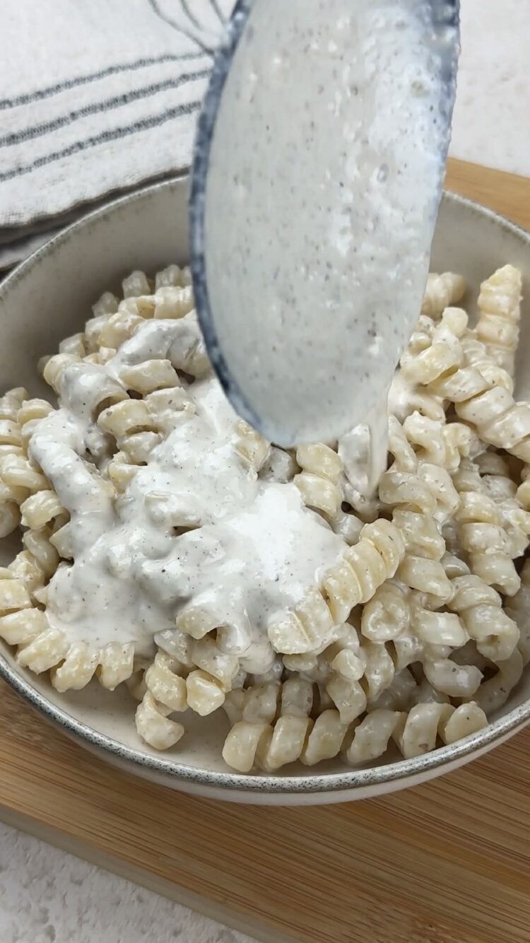Pasta con crema di ricotta e noci
aggiungi la crema