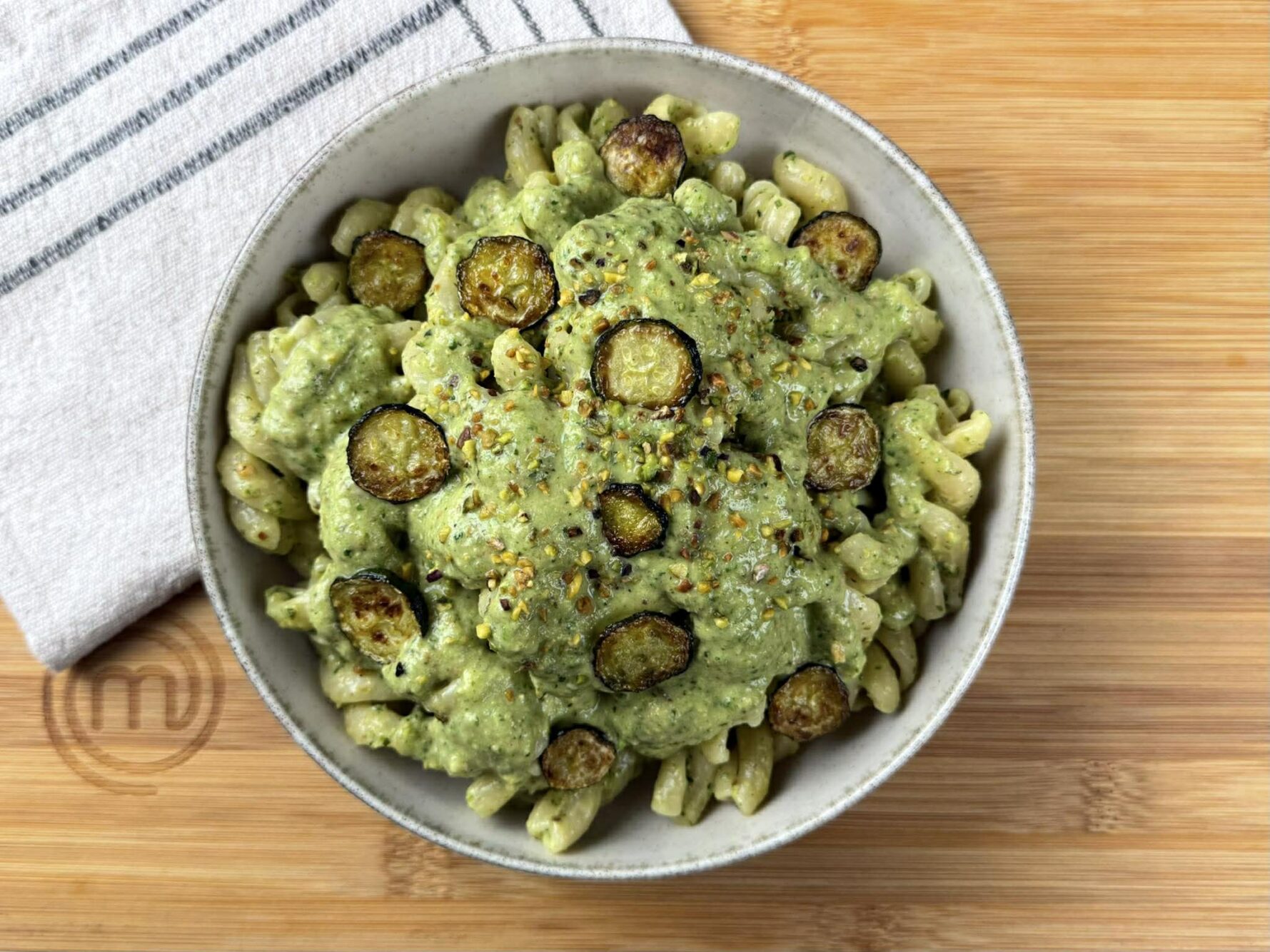 Pasta al pesto di zucchine e pistacchi