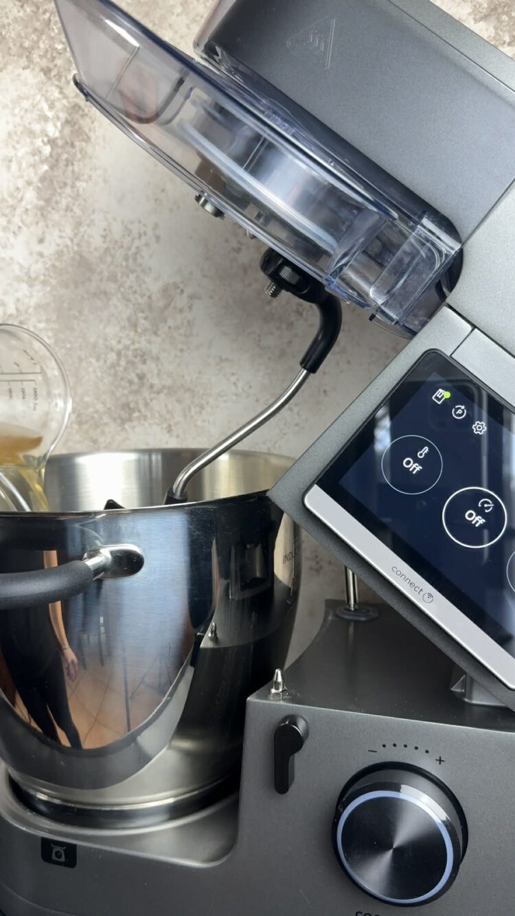Pasta risottata con brodo e pecorino
versa il brodo 