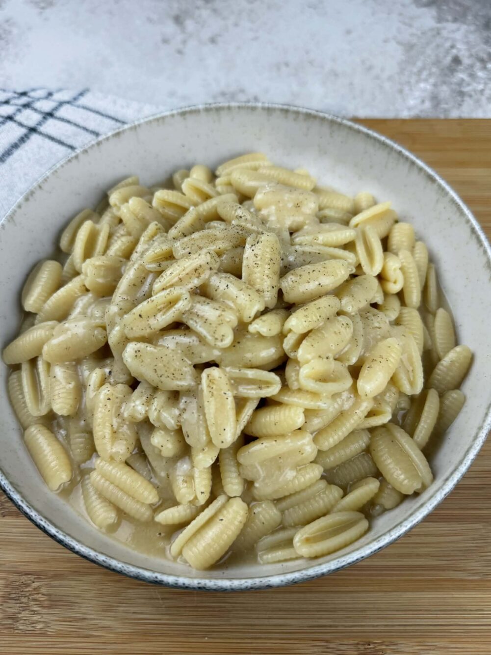Pasta risottata con brodo e pecorino