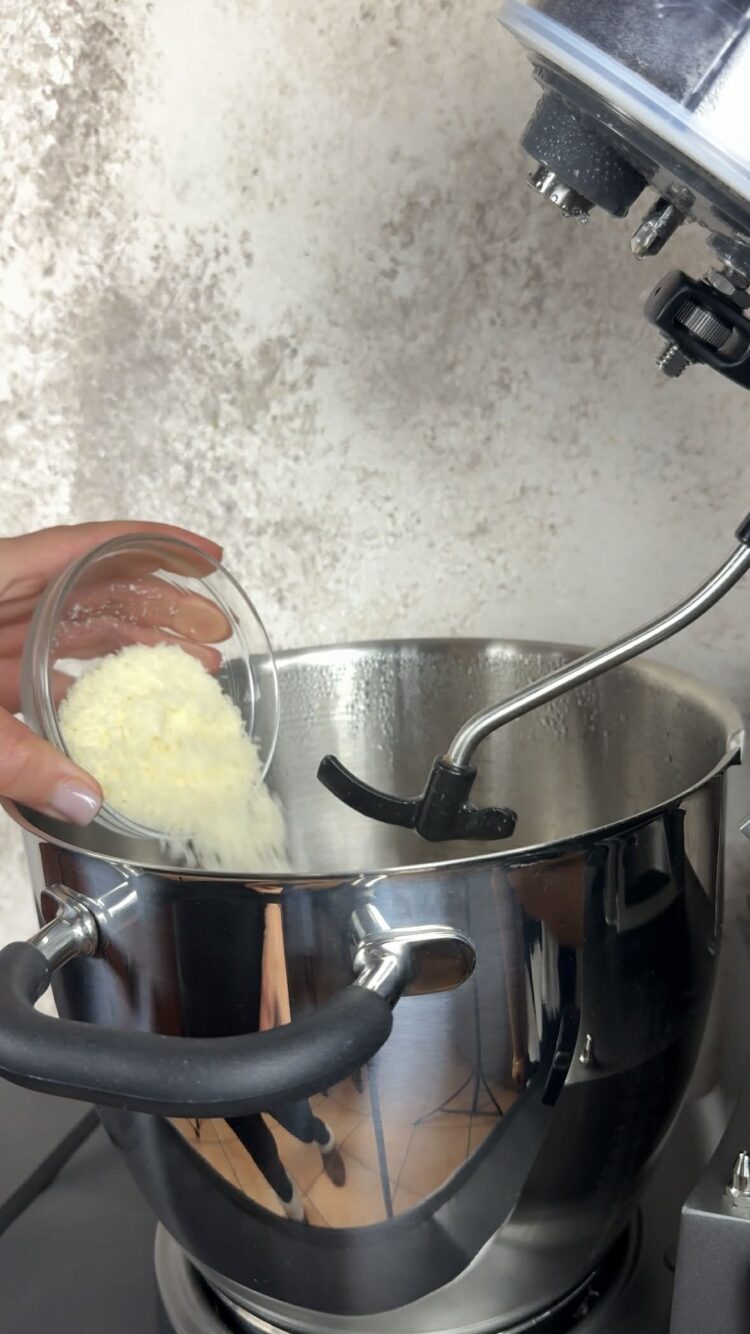 Pasta risottata con brodo e pecorino
aggiungi il formaggio