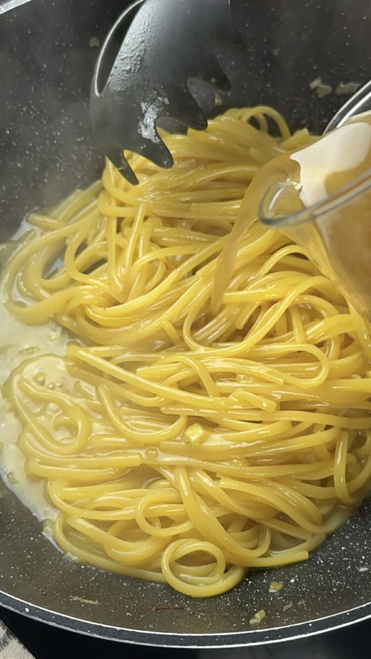 Pasta alla milanese
aggiungi il brodo