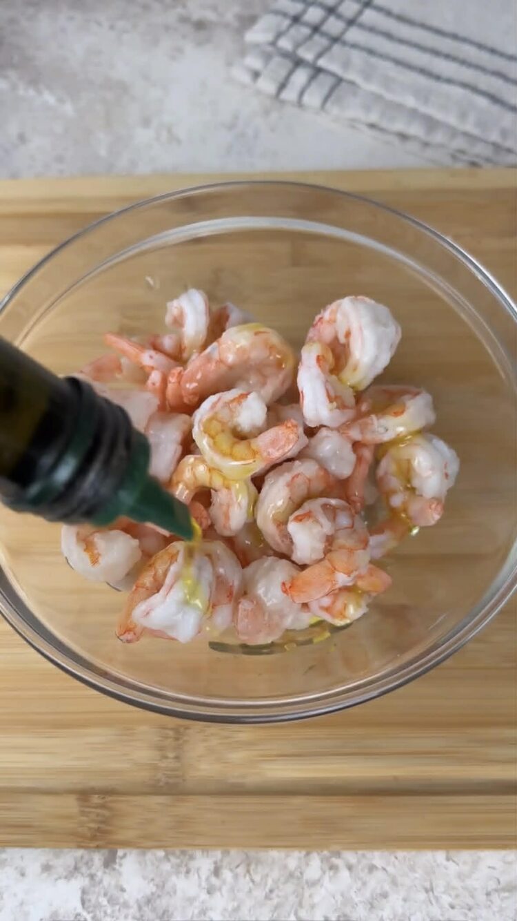 Pasta con crema di lime, pepe rosa e mazzancolle
aggiungi l'olio