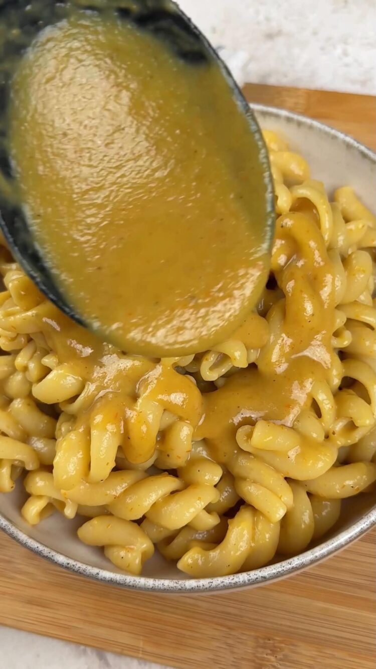 Pasta al sugo di pomodorini gialli, speck e burrata
aggiungi la salsa 