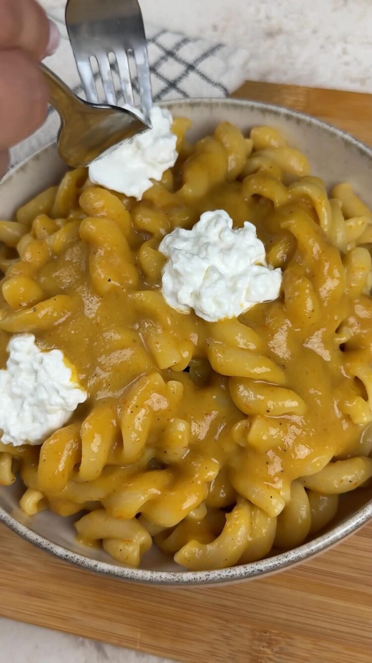 Pasta al sugo di pomodorini gialli, speck e burrata
aggiungi la burrata 