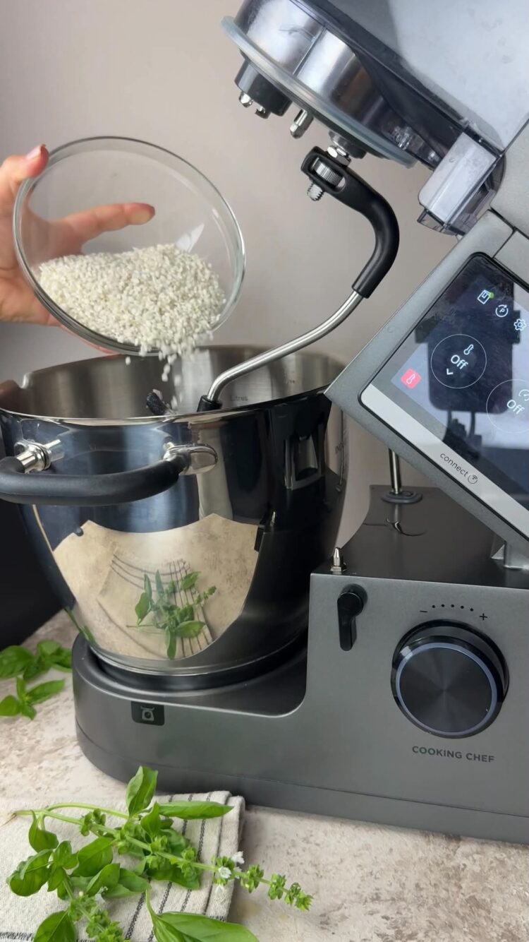 Risotto al pomodoro con mazzancolle e burrata
versa il riso nel Kenwwood