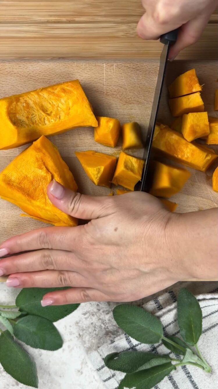 Gnocchetti risottati alla zucca
taglia a piccoli cubetti