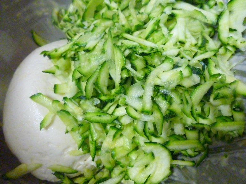Focaccia in padella con zucchine 