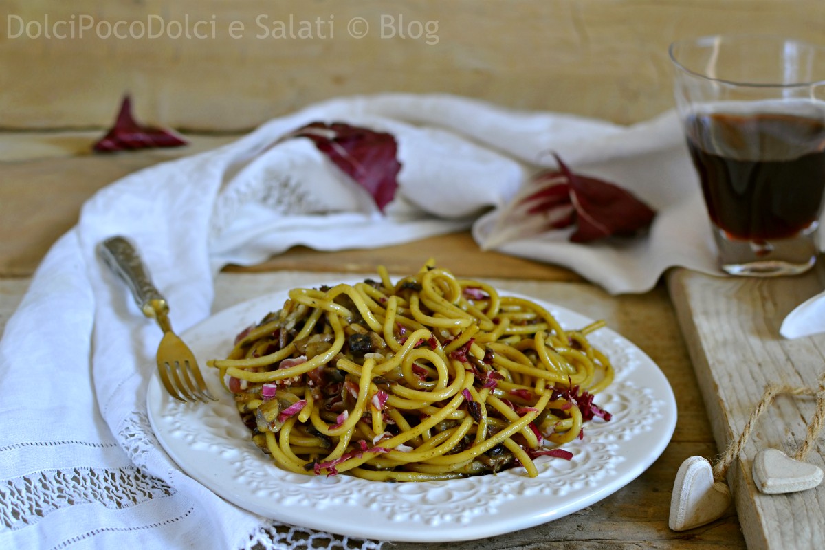 Pasta alla carbonara con radicchio