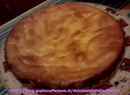 Torta di ricotta (che sembra una cheesecake cotta al forno) home-made Torta di ricotta (che sembra una cheesecake cotta al forno) home-made