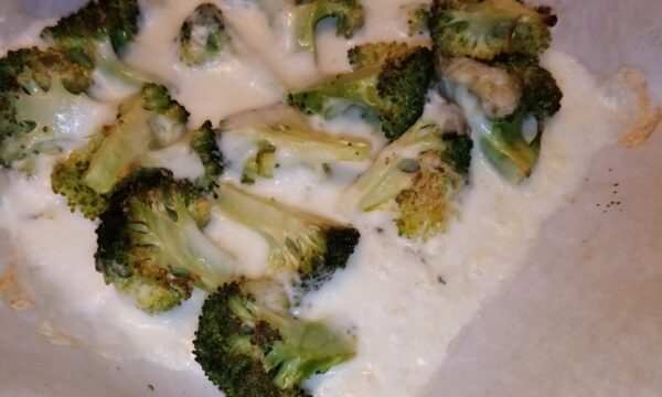 Broccoli con mozzarella al forno