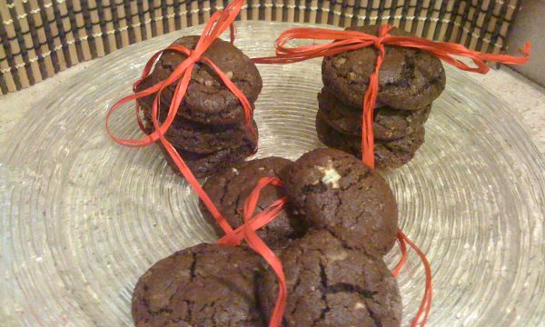 Biscotti con nocciole e due cioccolati ricetta idea Natale diy